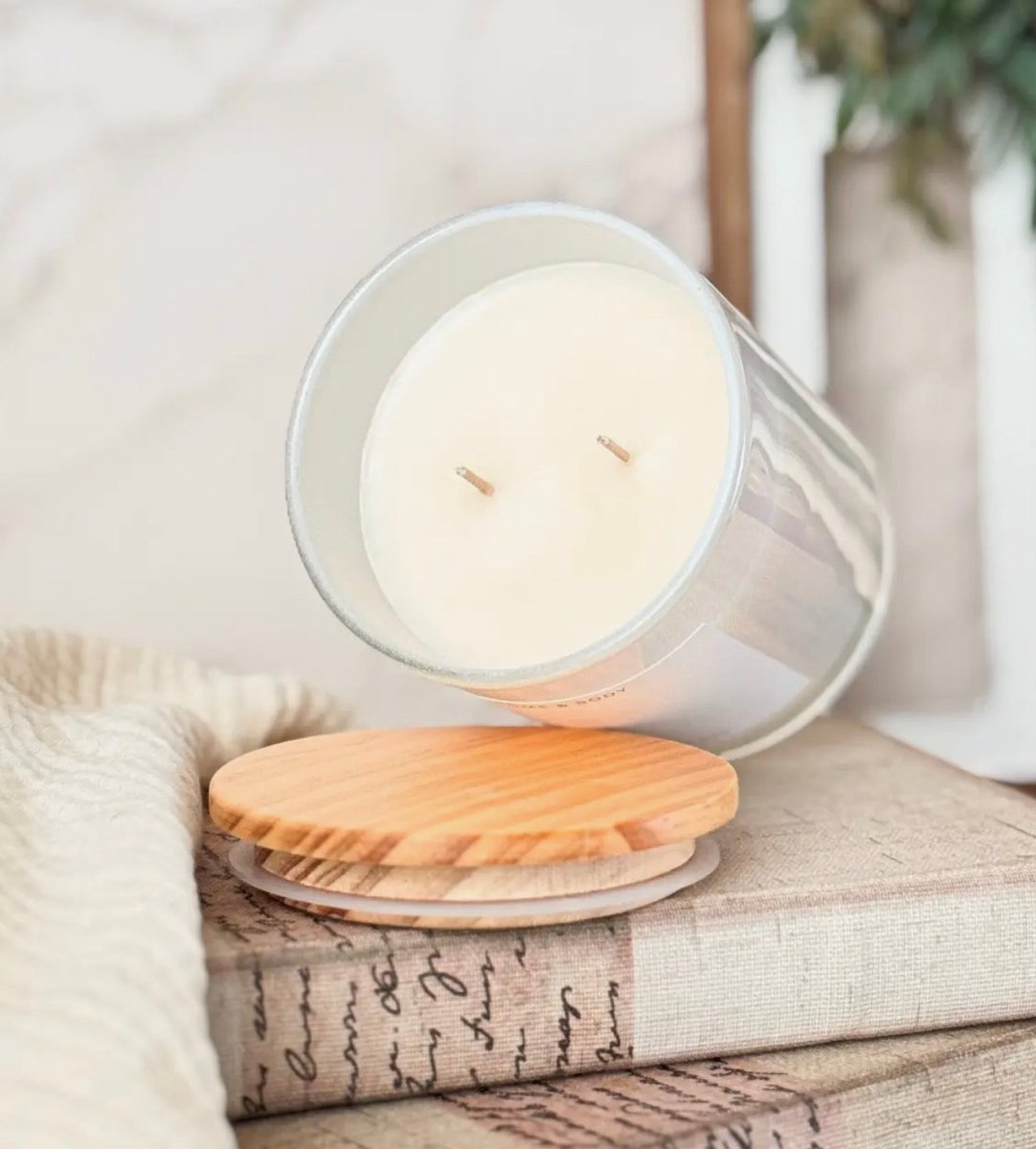 Coconut Crush Luxury Soy Candle - Madmoizelle Closet