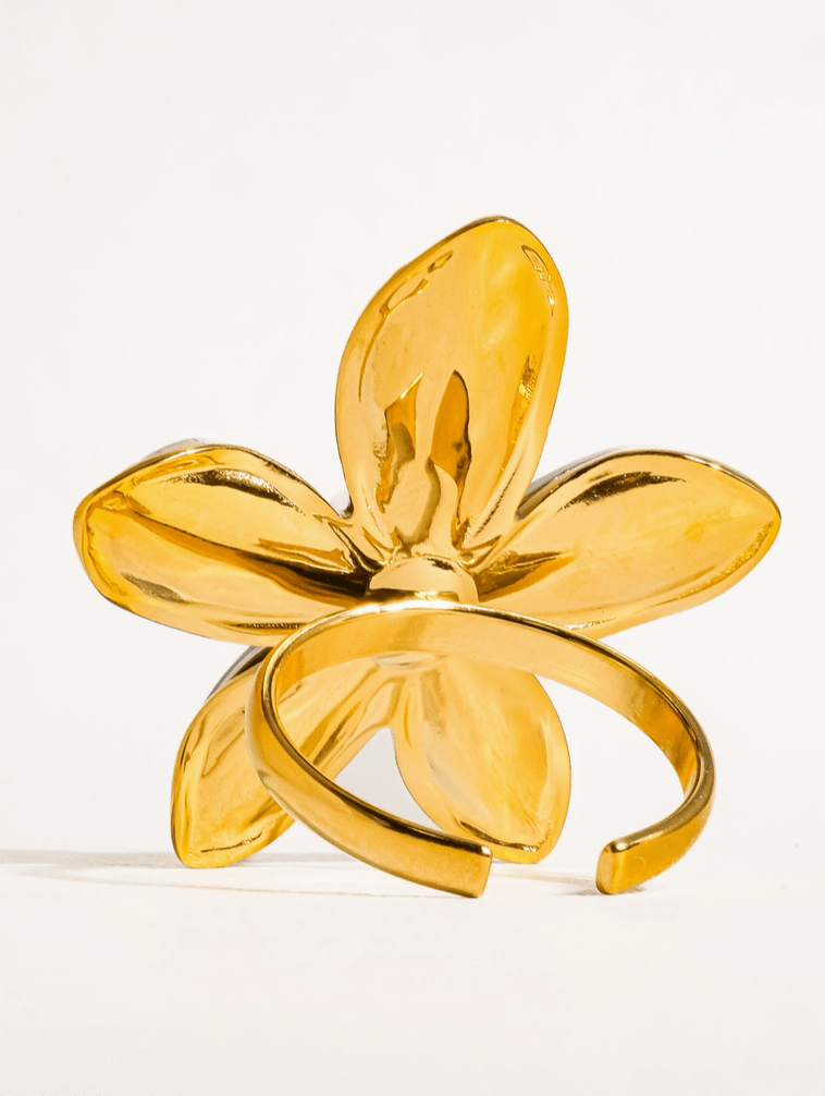 Sarah 18K Gold Non - Tarnish Pearl Flower Ring - Madmoizelle Closet