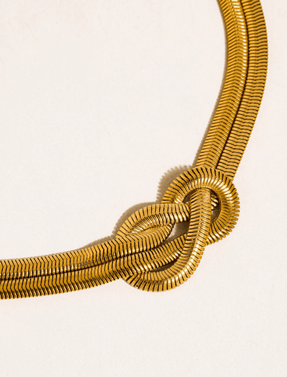Gold Knot Necklace - Madmoizelle Closet