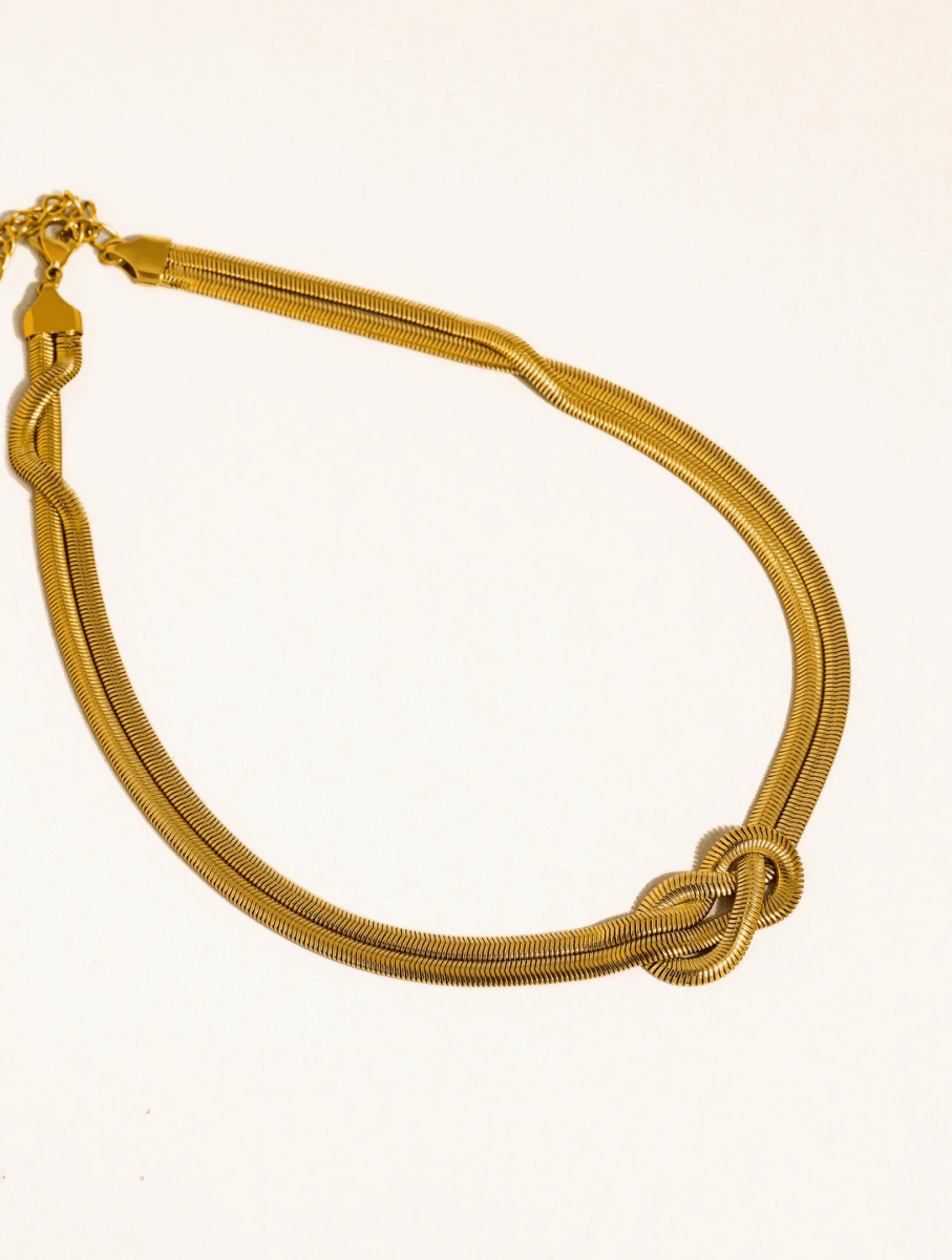 Gold Knot Necklace - Madmoizelle Closet