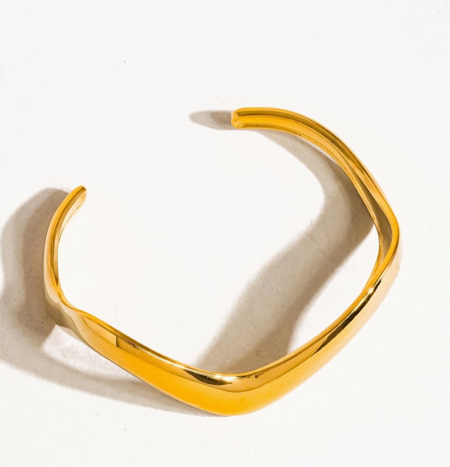 Maria 18K Gold Non - Tarnish V Shaped Bracelet - Madmoizelle Closet