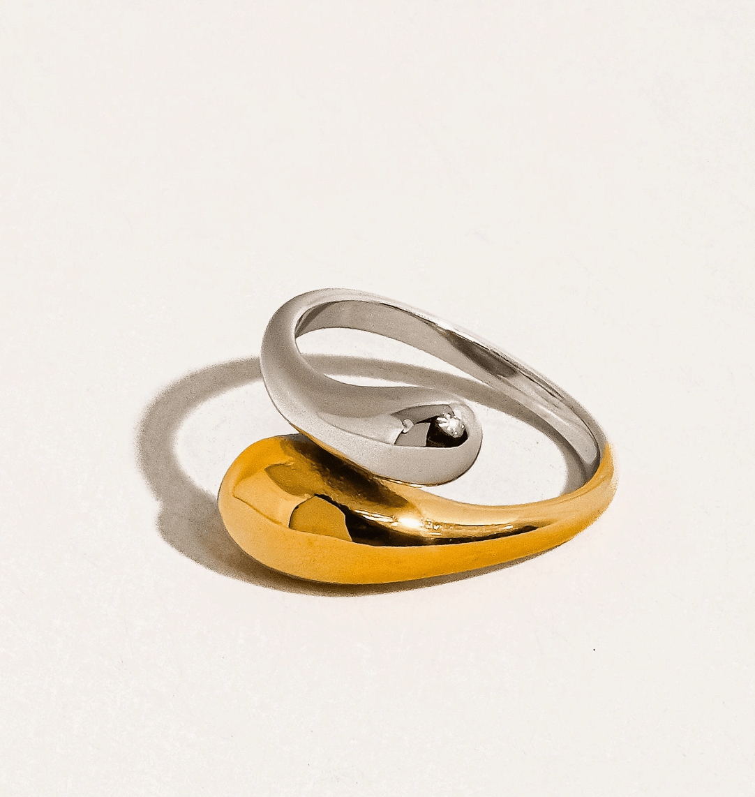 Open Twist Ring - Madmoizelle Closet