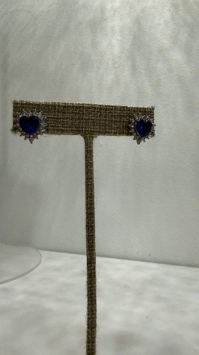 Royal Heart Silver Earrings - Madmoizelle Closet