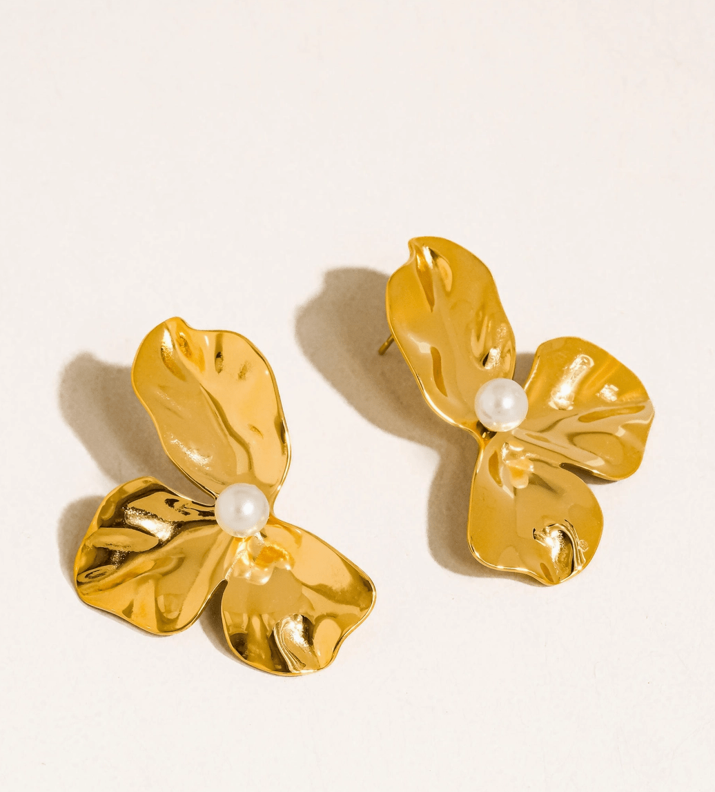 Sculpted Flower Pearl Earrings - Madmoizelle Closet