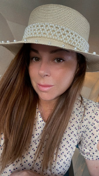 Elsa Straw beach hat with pearl band detail - Madmoizelle Closet
