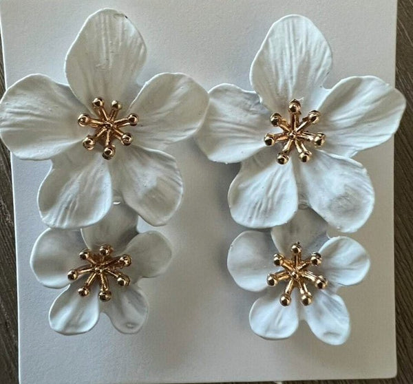 Ines Double Flower Earrings - Madmoizelle Closet
