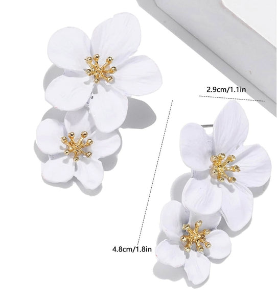 Ines Double Flower Earrings - Madmoizelle Closet